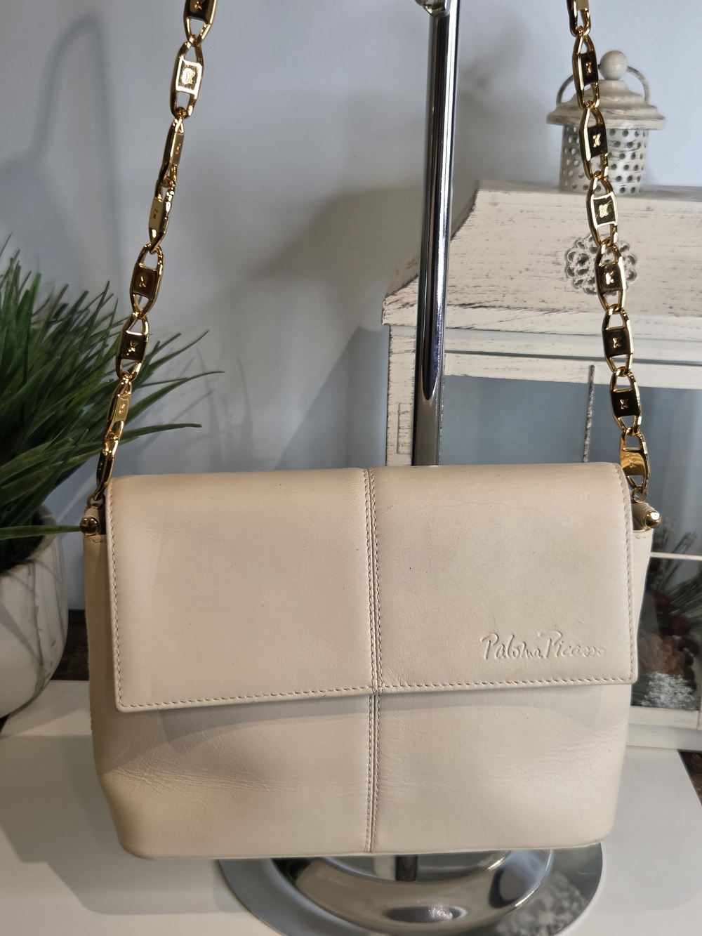 Paloma Picasso Cream Leather Shoulder Bag with Gold Chain